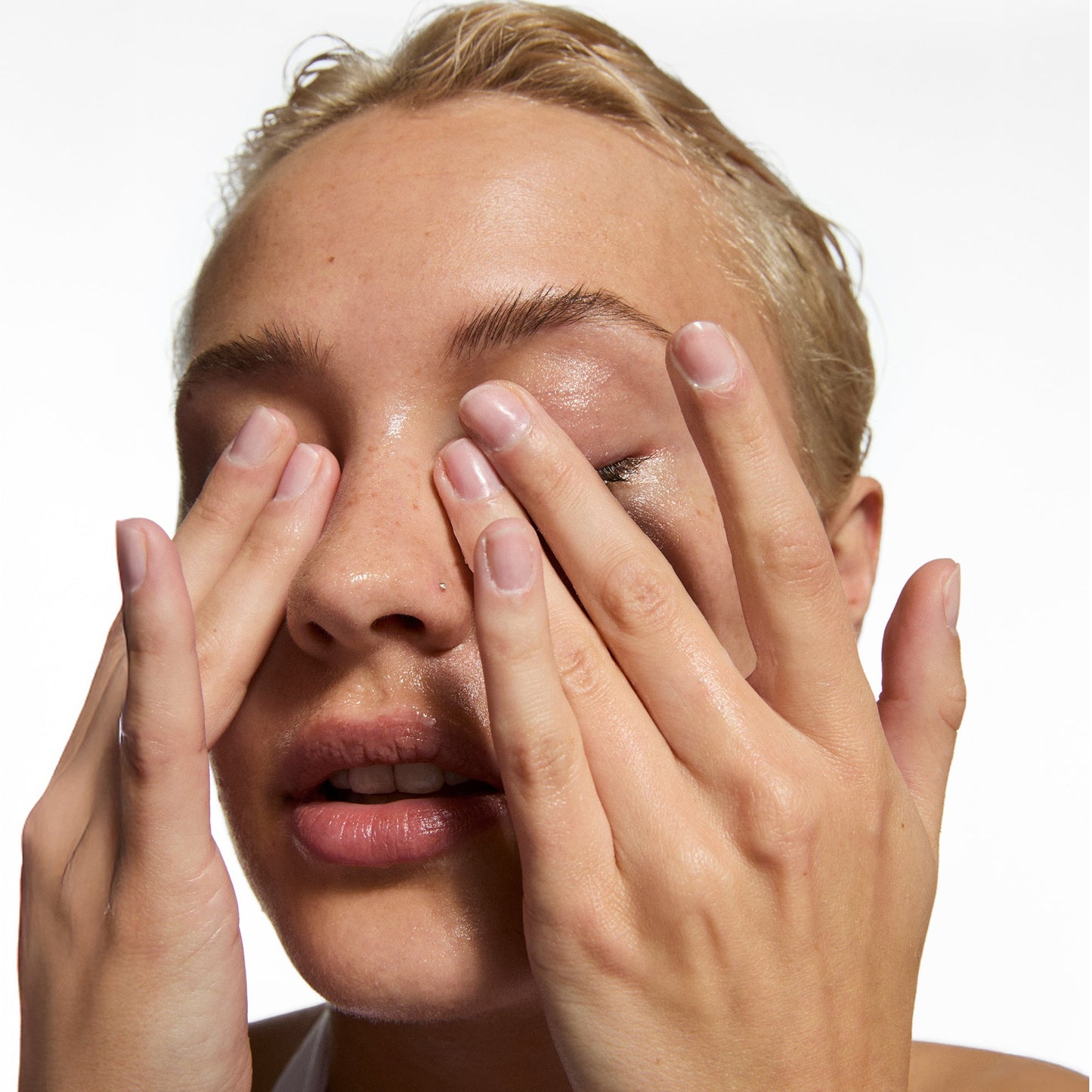 the-bestselling-intro-to-great-skin-a2 MysteryBundle_Model_2000x2000_8c068f88-8954-45a2-bafe-e122a0319042.jpg