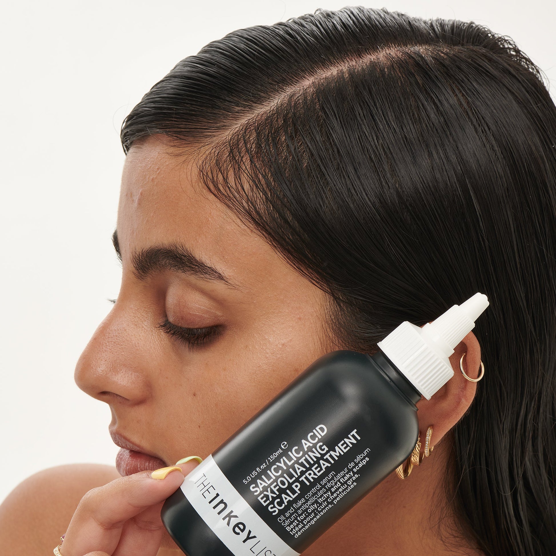 clean-and-healthy-scalp-duo-o8 SallyHAIR_ModelLifestyle_2e55b949-fa6c-43b1-8dc6-497be78c74bb.jpg