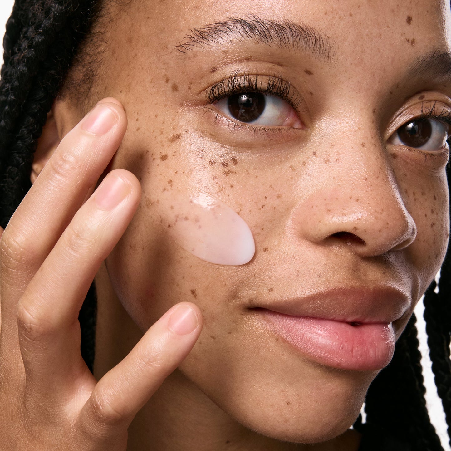 vitamin-b-c-and-e-moisturizer-o8 VitBC_E_ModelGoopMacro_2000x2000_bc64d363-139d-4699-88a9-2e0b1942763a.jpg